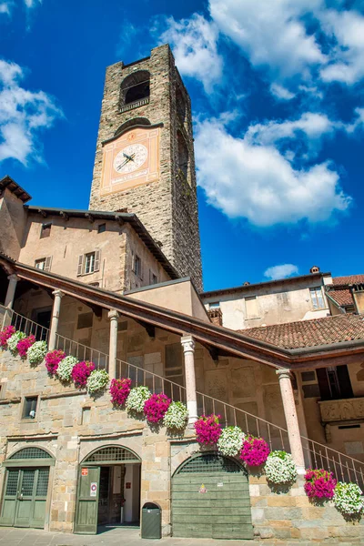 Pohled Palác Ragione Torre Civica Bergamu Itálie — Stock fotografie