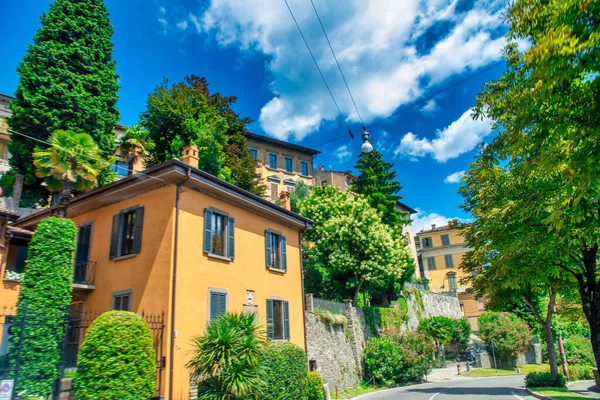 Byggnader Och Park Bergamo Alta Italien — Stockfoto