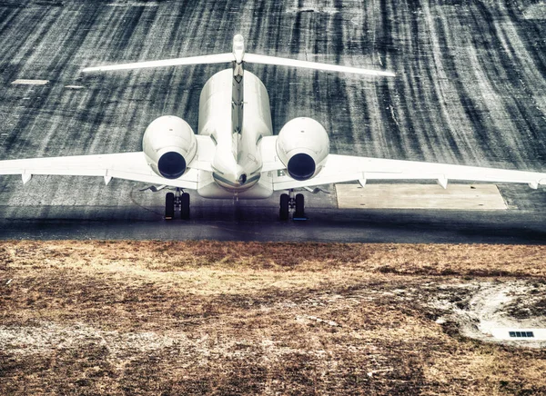 Vue Aérienne Avion Prêt Décoller Sur Piste Aéroport — Photo