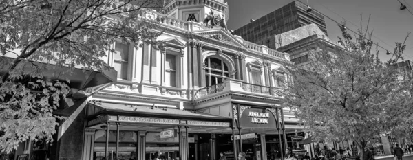 Adelaide Αυστραλια Σεπτεμβριου 2018 Δημοτικοί Δρόμοι Και Κτίρια Μια Ηλιόλουστη — Φωτογραφία Αρχείου
