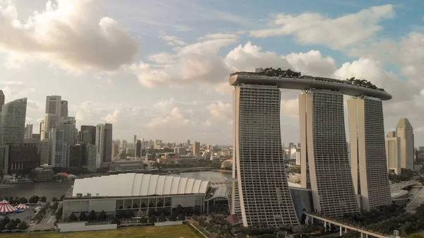 新加坡 January 3Rd 2020年1月3日 一个阳光灿烂的下午 Drone对滨海湾沙滩和城市天际线的看法 — 图库照片