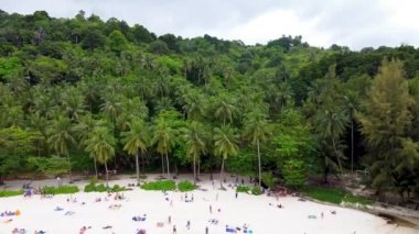 Tayland, Phuket 'teki Özgürlük Sahili' nin havadan görünüşü