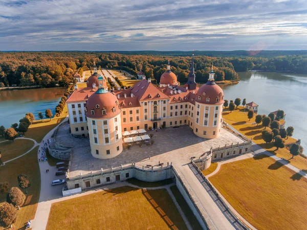 德国奥图姆季节莫里茨堡城堡的空中景观 — 图库照片