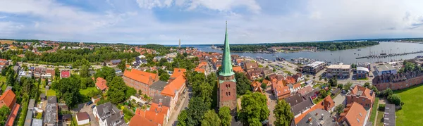 Vedere Aeriană Panoramică Peisajului Orașului Travemunde Într Senină Districtul Lubeck — Fotografie, imagine de stoc