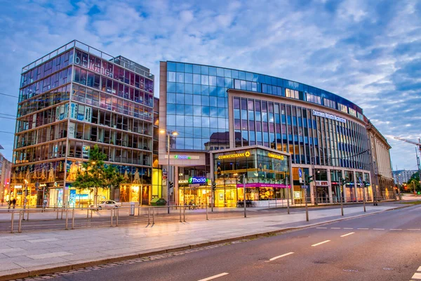 Dresden Germany Temmuz 2016 Bulutlu Bir Günde Bibliotek Modern Avm — Stok fotoğraf