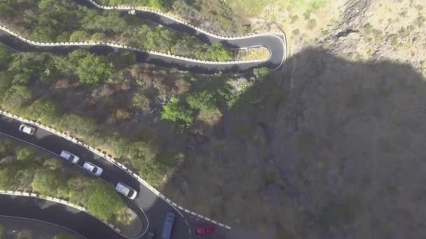 Nad hlavou letecký výhled na silnici na Mount Teide v letním dni, Tenerife - Kanárské ostrovy. — Stock video