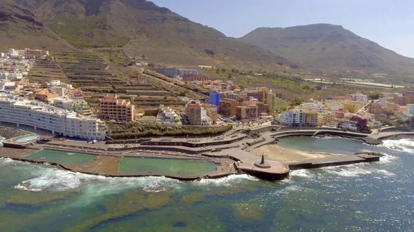 在阳光灿烂的日子里从空中俯瞰克鲁斯港 Tenerife 西班牙 — 图库照片
