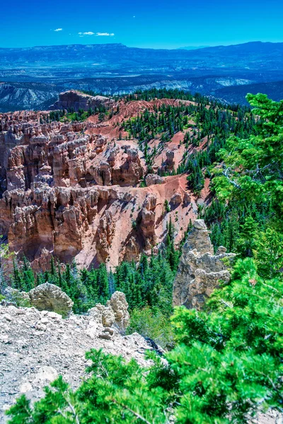 Flygfoto Över Bryce Canyon Vacker Sommardag Utsikt Över Orange Färgglada — Stockfoto