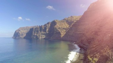Los Gigantes dağları, Tenerife, İspanya 'nın havadan görünüşü