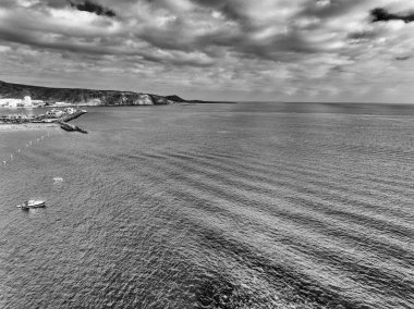 Tenerife 'nin güney kıyısındaki Las Vistas Plajı ve Playa de Los Cristianos' un hava manzarası