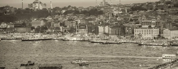 Vue Aérienne Nocturne Paysage Urbain Istanbul Des Ponts Sur Rivière — Photo