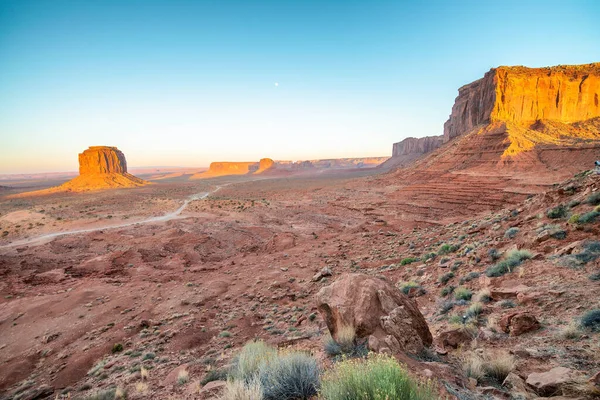 Prachtige Rotsen Bergen Van Monument Valley Bij Schemering Verenigde Staten — Stockfoto