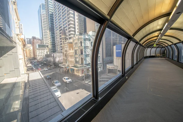 Sydney Australie Août 2018 Tunnel Piétonnier Aérien Traversant Une Grande — Photo