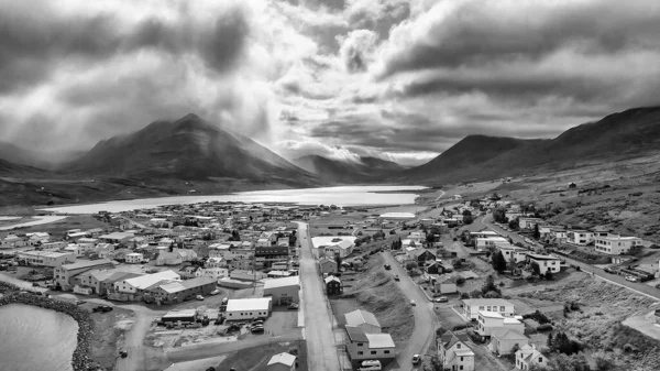 Vacker Antenn Utsikt Över Olafsfjordur Landskap Sommarsäsongen Island — Stockfoto