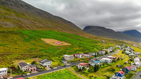 Όμορφη Εναέρια Άποψη Του Τοπίου Olafsfjordur Κατά Θερινή Περίοδο Ισλανδία — Φωτογραφία Αρχείου