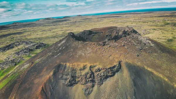 Saxholl Kráter Egy Híres Vulkán Izlandon Légi Kilátás Nyári Szezonban — Stock Fotó