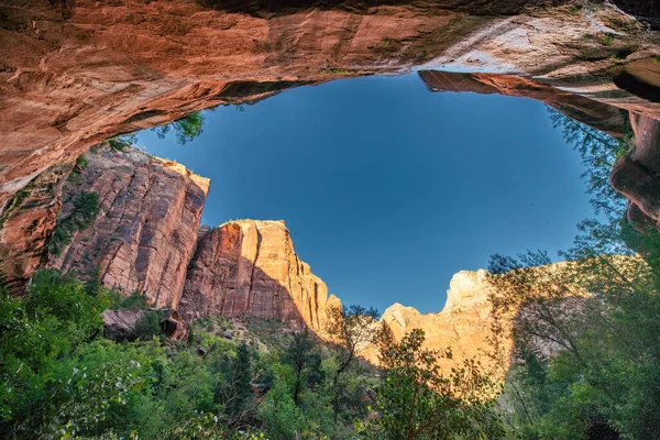 Upward View Rock Formation Zion National Park — Stock Photo, Image