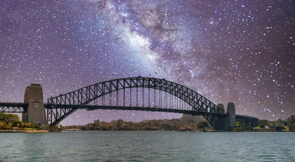 Sydney Harbour Köprüsü Nün Panoramik Görüntüsü Yıldızlı Bir Gecede Yeni — Stok fotoğraf