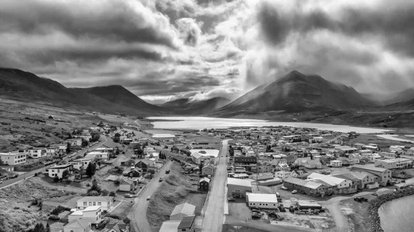 계절에 수있는 피오르 아름다운 아이슬란드 — 스톡 사진