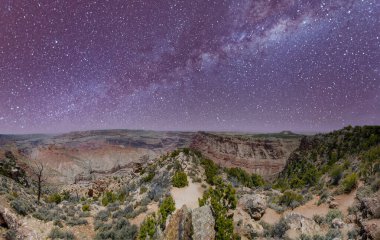 Yıldızlı bir gecede Büyük Kanyon Güney Rim 'in panoramik hava manzarası