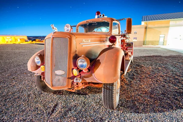 Page Juin 2018 Ancienne Voiture Rouillée Vintage Fornt Page United — Photo