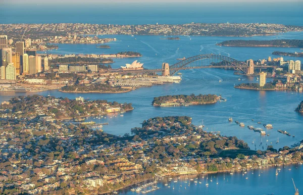 从澳大利亚新南威尔士州的飞机俯瞰悉尼的天际线 — 图库照片