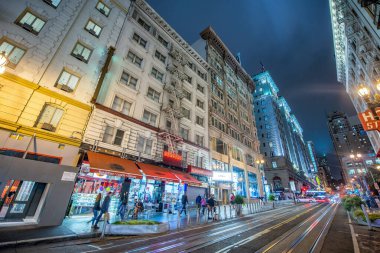 San Francisco, California - 7 Ağustos 2017 San Francisco şehir merkezi sokakları ve binaları