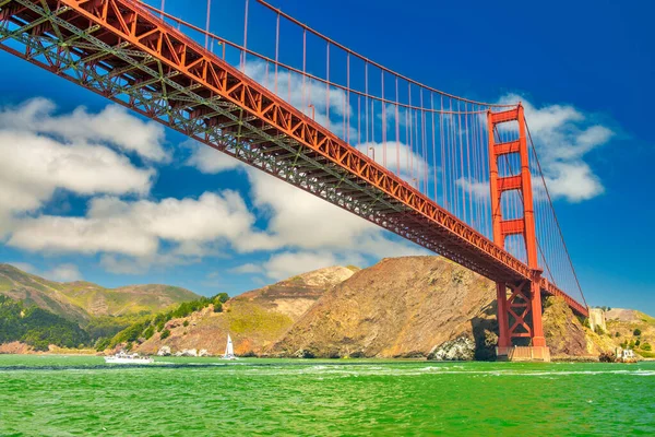 Red San Francisco Golden Gate Sob Céu Azul Verão — Fotografia de Stock