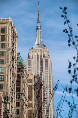 New York City, New York - 6 Aralık 2018 Empire State Binası bir şehir ikonu, ünlü bir turistik merkezdir.