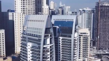 Dubai, Uae - 3 Aralık 2016: İHA 'dan Dubai Marina gökdelenlerinin ve nehrin havadan görünüşü