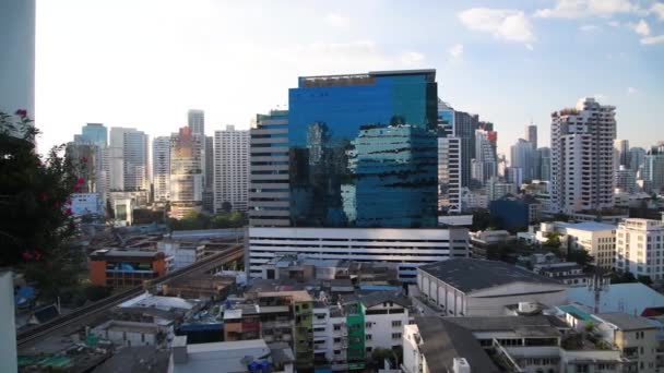 Bangkok, Tailandia - 6 de enero de 2020: Vista aérea de Bangkok al atardecer — Vídeo de stock