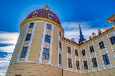 Gün batımında Moritzburg Şatosu, Saksonya - Almanya