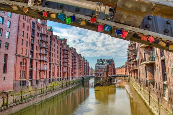 Hamburg Tyskland Juli 2016 Skåp Bron Framför Wasserschloss — Stockfoto