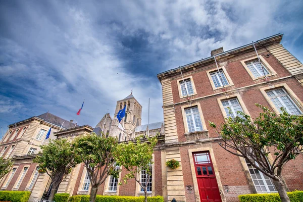 Fecamp, Normandiya 'nın güzel evleri yaz mevsiminde Fransa