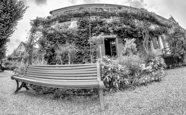 Giverny, Fransa - 9 Temmuz 2014: Claude Monet Gardens 'ın dış görünümü