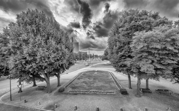 Jardines Alrededor Antigua Iglesia Conmemorativa Rusa Leipzig Alemania —  Fotos de Stock