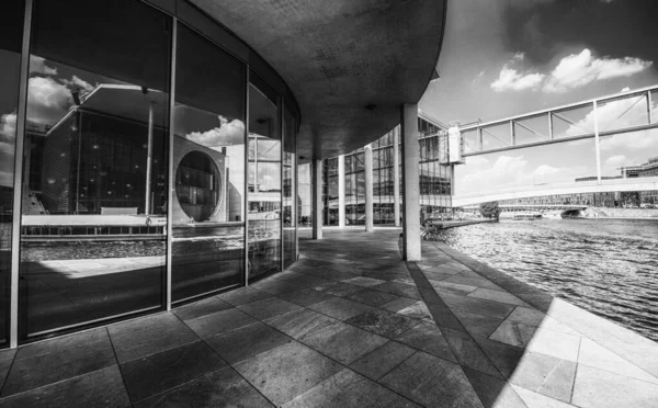 Berlín Alemania Julio 2016 Edificios Modernos Bundestag Día Soleado —  Fotos de Stock