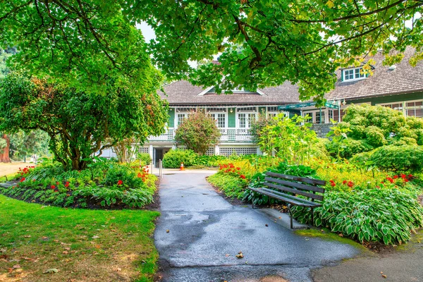 Vancouver Canadá Agosto 2017 Banco Jardines Stanley Park — Foto de Stock