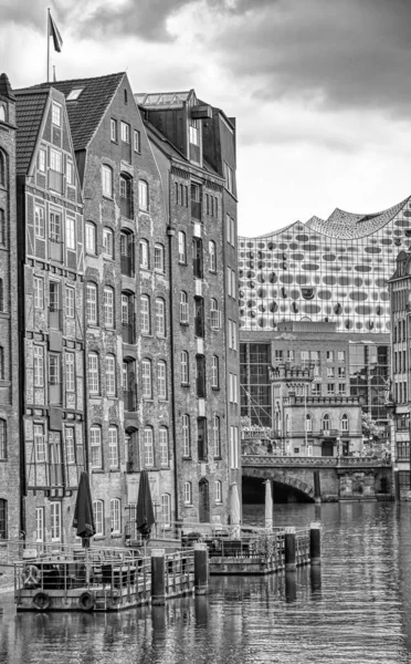 Mittelalterliche Und Moderne Gebäude Zollkanal Hamburg — Stockfoto