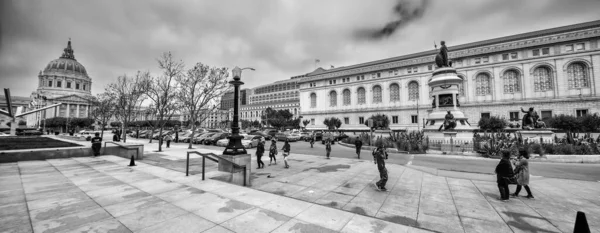 San Francisco California Agosto 2017 Calle Fulton Con Monumento Pionero — Foto de Stock