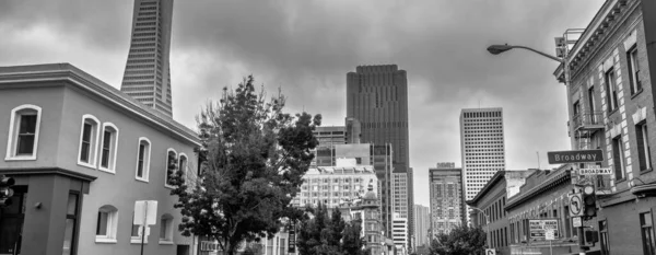 San Francisco Califórnia Agosto 2017 Skyline Cidade Com Famoso Edifício — Fotografia de Stock