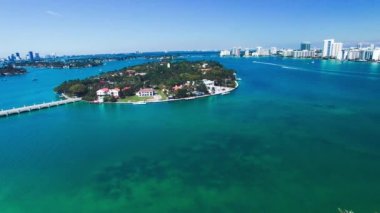 MacArthur Causeway İHA, Florida 'dan hava görüntüsü. Havadan Miami