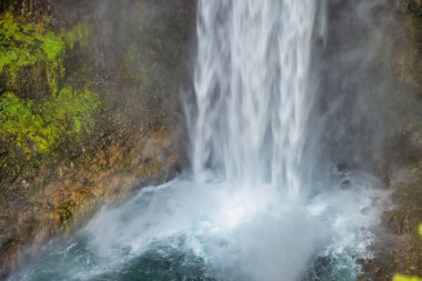 Brandywine Falls İl Parkı 'nda Brandywine Şelaleleri - British Columbia, Kanada