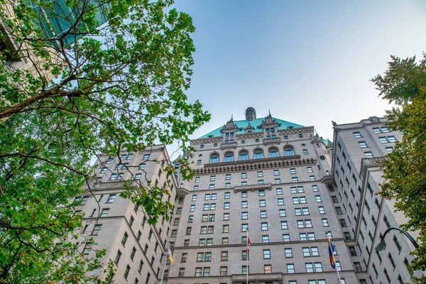 Vancouver Kanada Srpna 2018 Pohled Ulice Fasádu Hotelu Fairmont Stromy — Stock fotografie