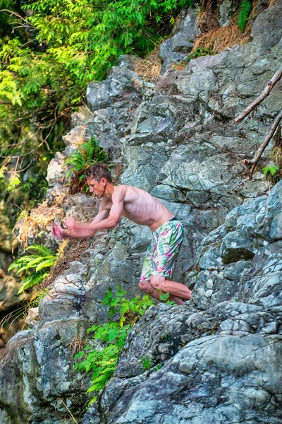 Vancouver Canadá Agosto 2017 Niño Identificado Salta Agua Desde Una —  Fotos de Stock