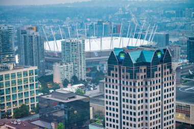 Vancouver, Kanada - 10 Ağustos 2017: Akşamları BC Place ve Vancouver Stadyumu 'nun havadan görünüşü
