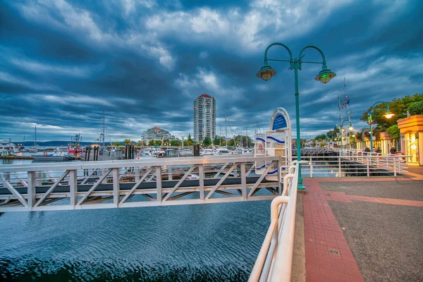 Nanaimo Canadá Agosto 2017 Edifícios Nanaimo Longo Mar Pôr Sol — Fotografia de Stock