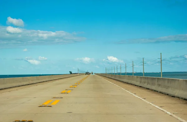 Biltrafik Längs Overseas Highway Florida Keys — Stockfoto