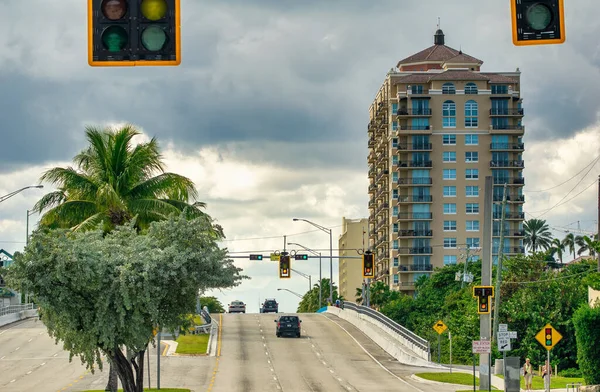 Stadstrafik Längs Las Olas Boulevard Fort Lauderdale — Stockfoto
