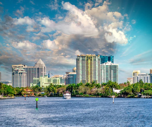 Fort Lauderdale Florydzie Piękny Widok Kanały Miejskie Łodzi Budynków Słoneczny — Zdjęcie stockowe